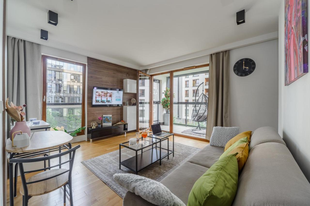 Modern Apartments With Access To The Pool Near Rondo Daszynskiego Station Varşova Dış mekan fotoğraf