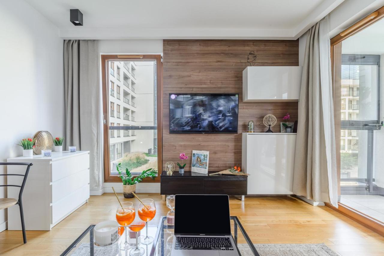 Modern Apartments With Access To The Pool Near Rondo Daszynskiego Station Varşova Dış mekan fotoğraf